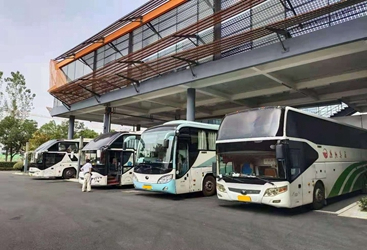 客運(yùn)車(chē)